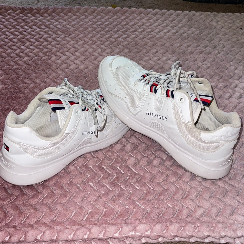 Vintage Tommy Hilfiger athletic, women’s running shoes. Size 9.5 women’s.